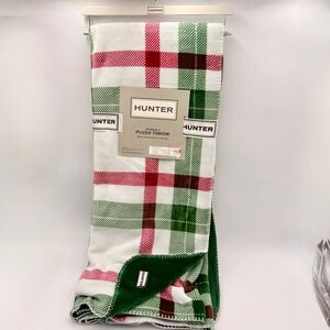 Hunter Reversible Plush Throw Blanket Plaid Red Green White Cozy Soft Hoiday